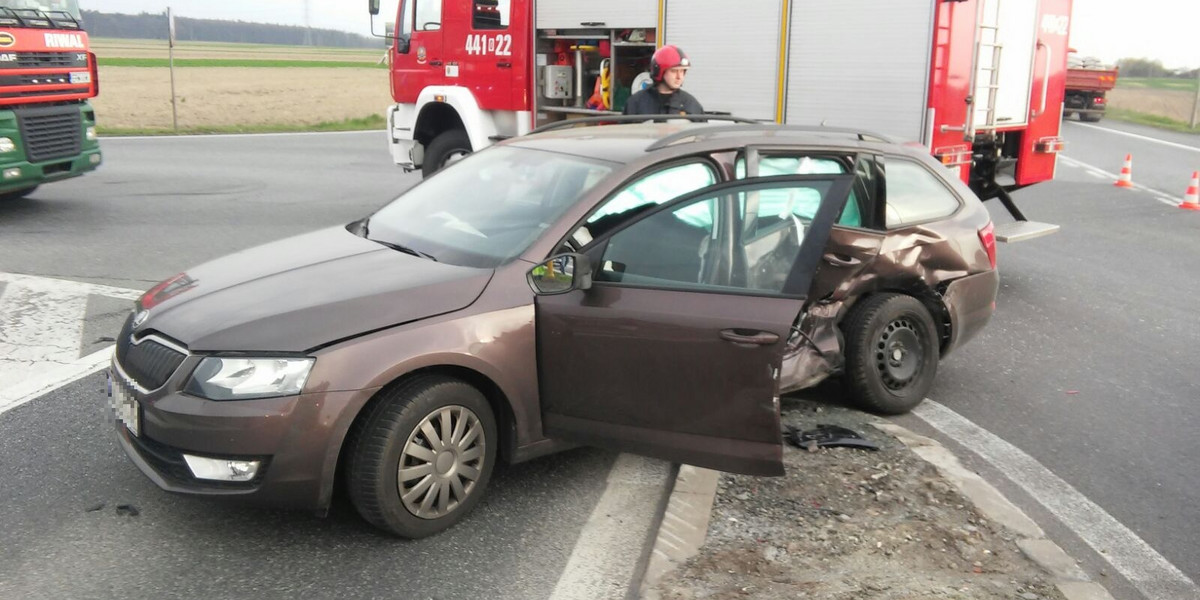 Wypadek na zjeździe z autostrady A4 w kierunku Krapkowic 