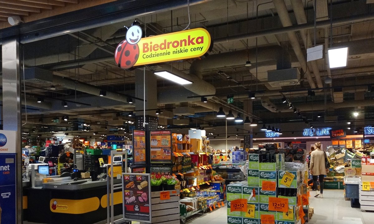 Przez ten drobny błąd zablokują ci kasę w Biedronce. Nie każdy o tym pamięta