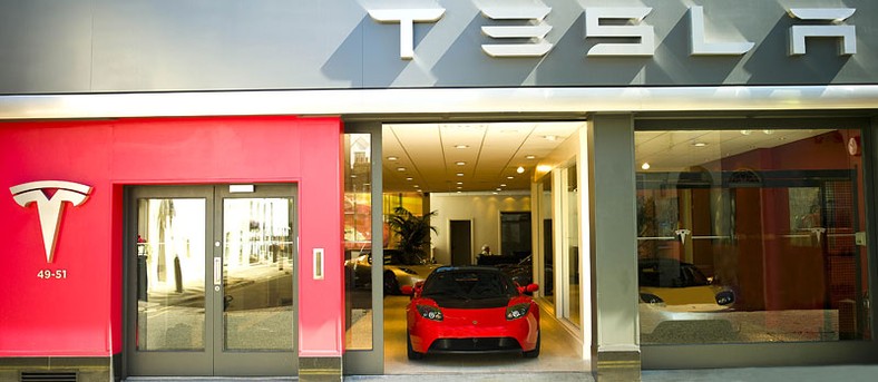 Tesla otworzyła swój pierwszy europejski salon w Londynie