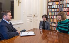 Trzaskowski chwali się, że Grażyna Wolszczak wycofała pozew o smog wobec ratusza. Jaki szydzi: Wielki dzień dla Warszawy