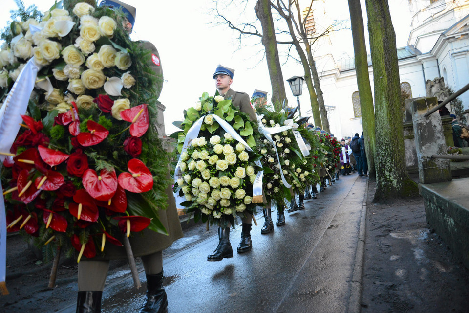 
Będzie dekomunizacja Powązek? "To miejsce dla bohaterów, nie dla zdrajców"
