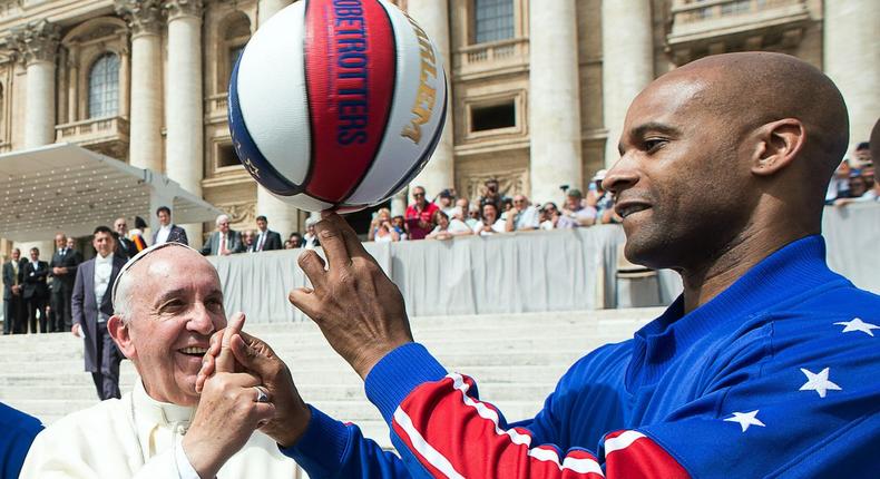 Pope Francis and the Globetrotters