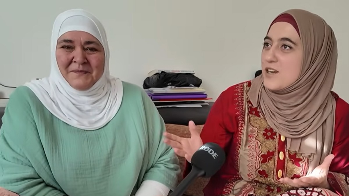 Sanja iz Sarajeva odrasla u pravoslavnoj porodica pa prešla u islam, a isto uradila i njena majka Vesna