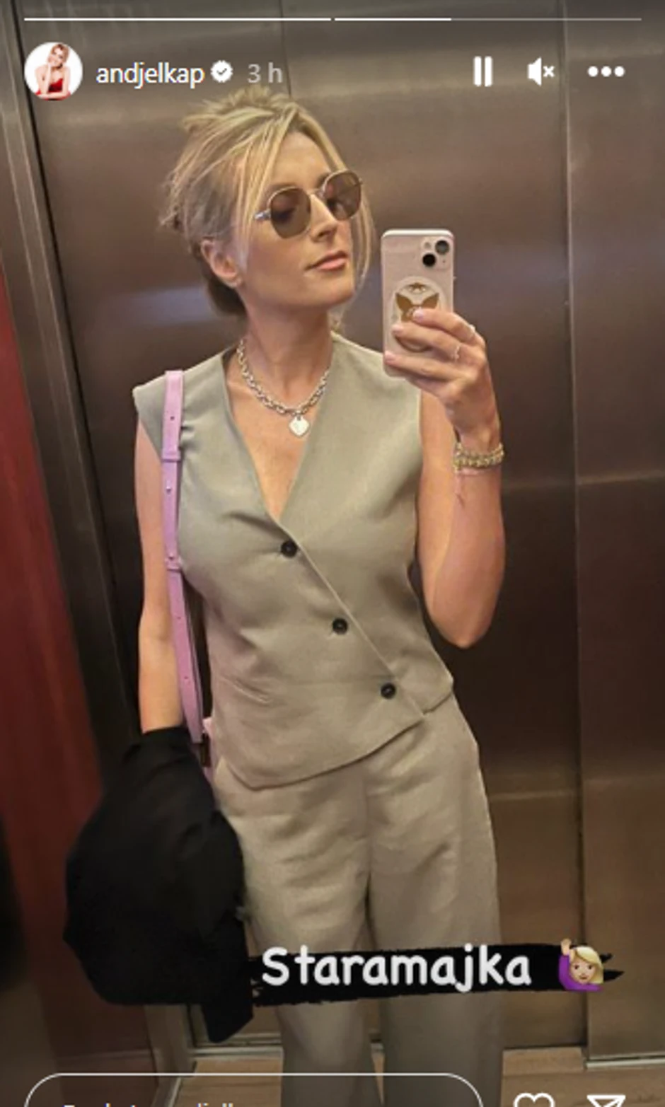 Anđelka Prpić nakon porođaja pozirala u liftu