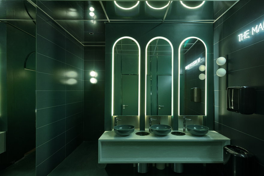 Stonowane wnętrze łazienki fot.: Tom Kurek © Biuro Kreacja