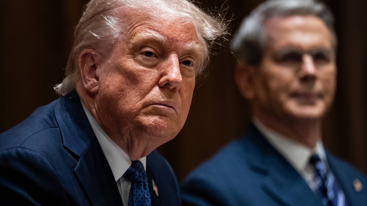 "Cichy zabójca" wziął Trumpa z zaskoczenia. Teraz to on pociąga za sznurki. Sekretarz skarbu USA stał się największą nadzieją Europy