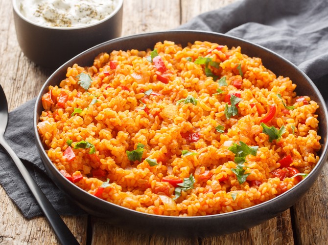 Pilav iz rerne: Recept za ručak koji će zasititi celu porodicu