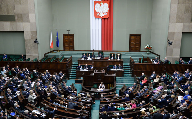 Sejm uchwalił prezydencką ustawę o Trybunale Konstytucyjnym