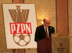 Spiskowcy chcą powrotu orła i odejścia Laty. Mają 30 "szabel"