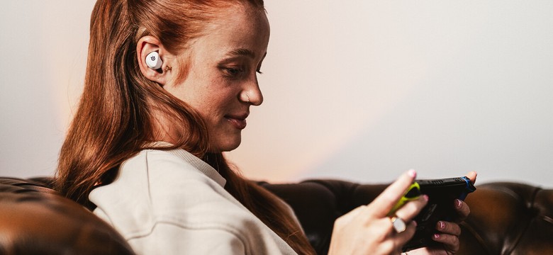 Douszne słuchawki SteelSeries. Działają z wszystkimi konsolami [ZDJĘCIA]