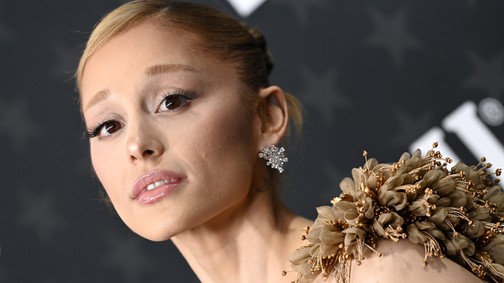 Ariana Grande álomszép medúzának, Nicole Kidman mindenki főnökének öltözött: íme 12 felejthetetlen ruha a Critics Choice Awards díjátadóról