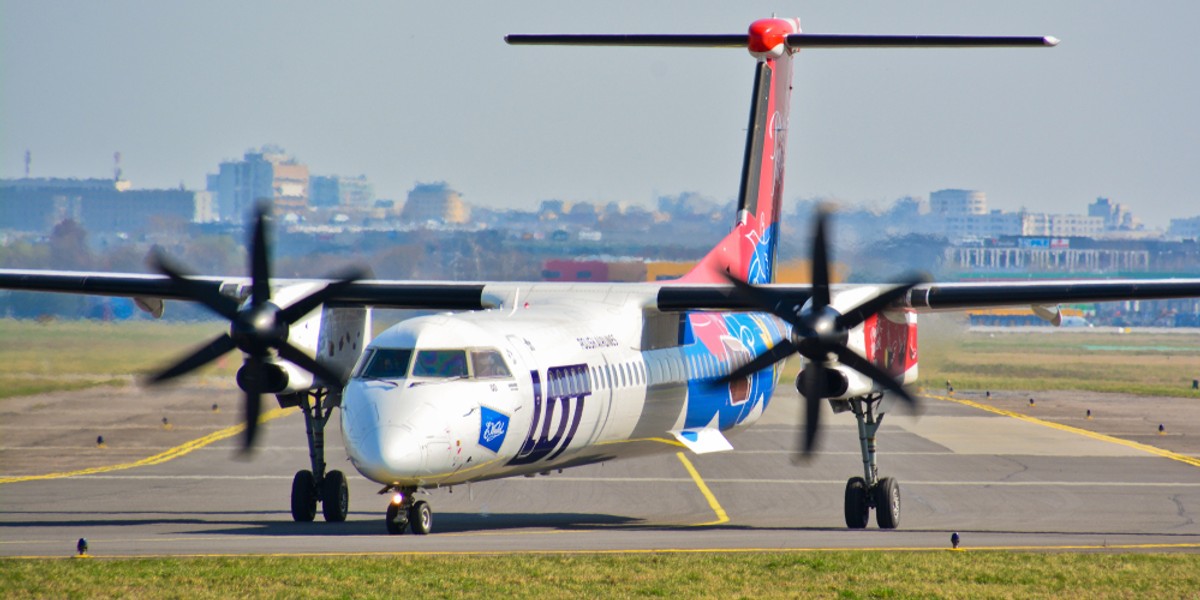 Bombardier Q400 to samolot, który w PLL LOT obsługuje połączenia krótkiego zasięgu