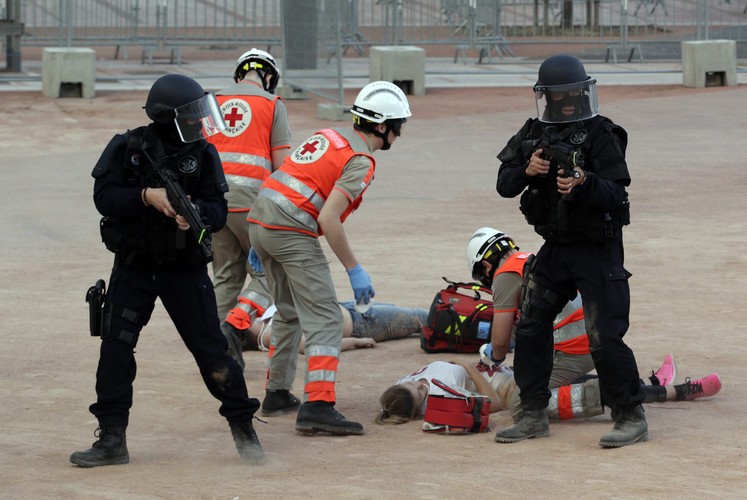 Nie tylko piłkarze trenują przed Euro 2016. Antyterroryści w pełnej gotowości