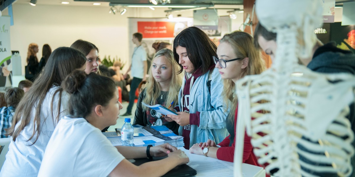 V edycja Elab Education Festival - największego w Polsce festiwalu edukacji międzynarodowej i planowania kariery - odbędzie się 29 września 2018 w godzinach 9:00-17:00 w Domu Towarowym Bracia Jabłkowscy w Warszawie