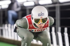 PŚ w skokach. Aleksander Zniszczoł zastąpi Klemensa Murańkę w Ruce