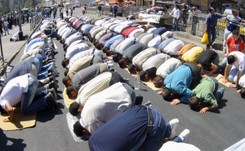 Islamofobia i Polska jako przedmurze chrześcijaństwa. Czym się skończy taka polityka?