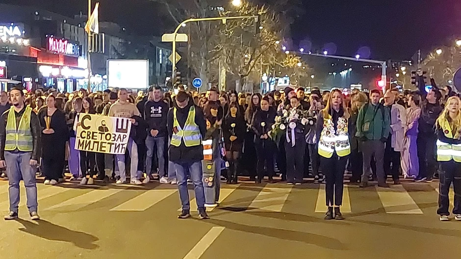 Komemorativna šetnja zbog 16. žrtve u padu nadstrešnice u Novom Sadu