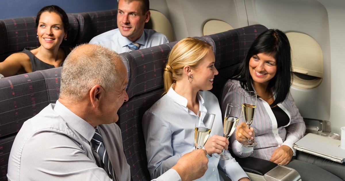 Za co można dostać karę w samolocie? Alkohol to nie wszystko. Tego nigdy nie rób na pokładzie