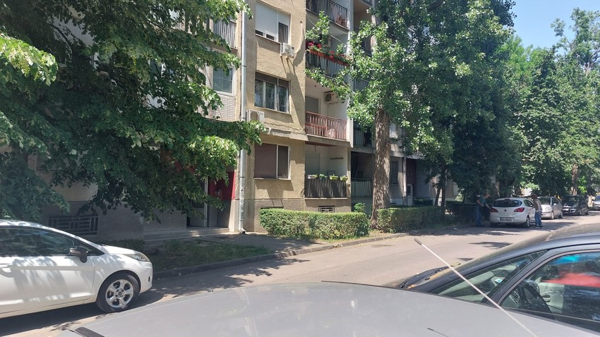 Zgrada u kojoj je poginula devojka živela sa porodicom
