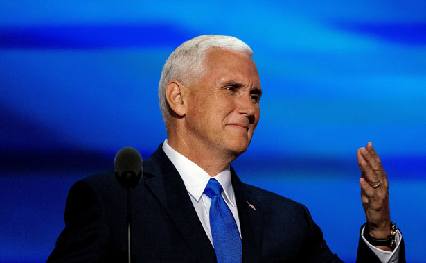 Były wiceprezydent Mike Pence zawiesił kampanię wyborczą