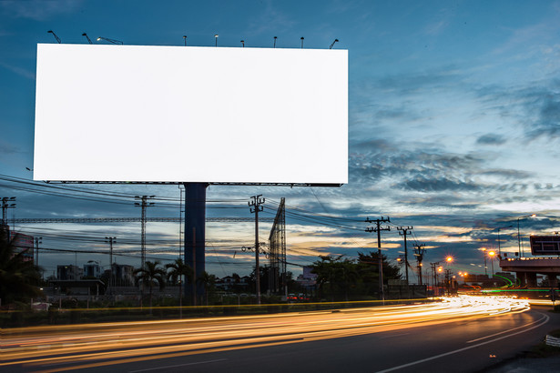 Multimedialna reklama nową miejską plagą. ZDM nakłada coraz więcej kar