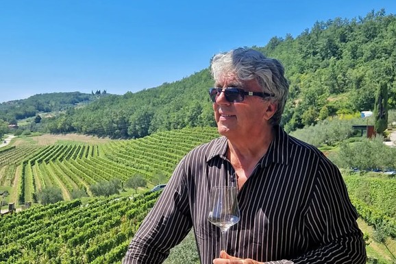 POZNATI NARODNI PEVAČ POSTAO DEDA U njegov dom stigle bliznakinje, čestitke pljušte sa svih strana