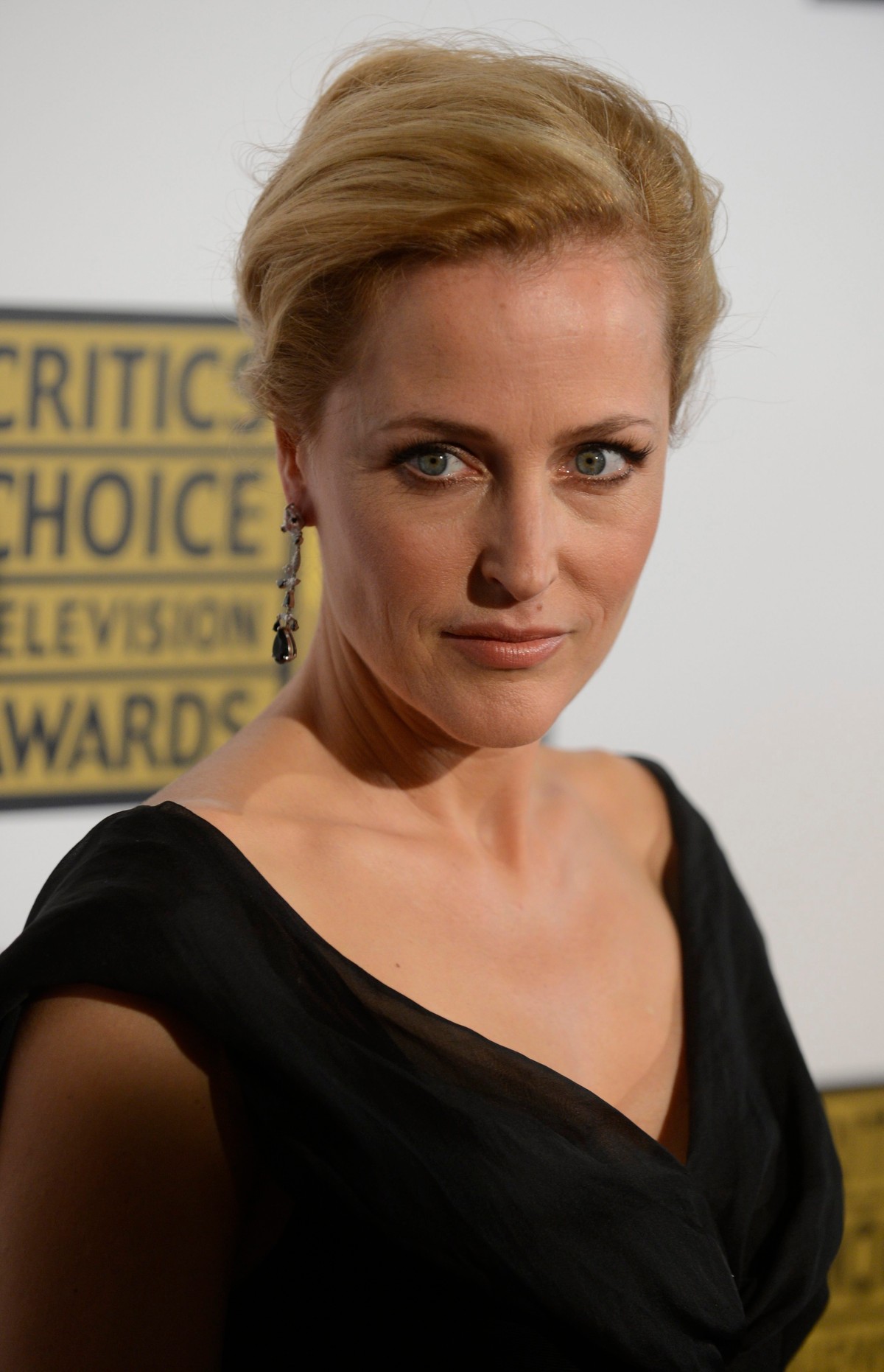 44-letnia agentka FBI. Zobacz, jak ma się Gillian Anderson