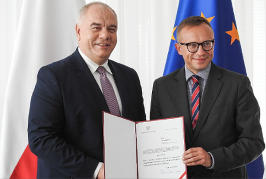 Wicepremier, minister aktywów państwowych Jacek Sasin i Artur Soboń, powołany na stanowisko pełnomocnika rządu ds. transformacji spółek energetycznych i górnictwa węglowego.