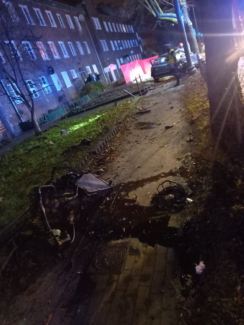 Tragiczny wypadek w Gdańsku. Zginęli młodzi ludzie, z auta zostały strzępy...