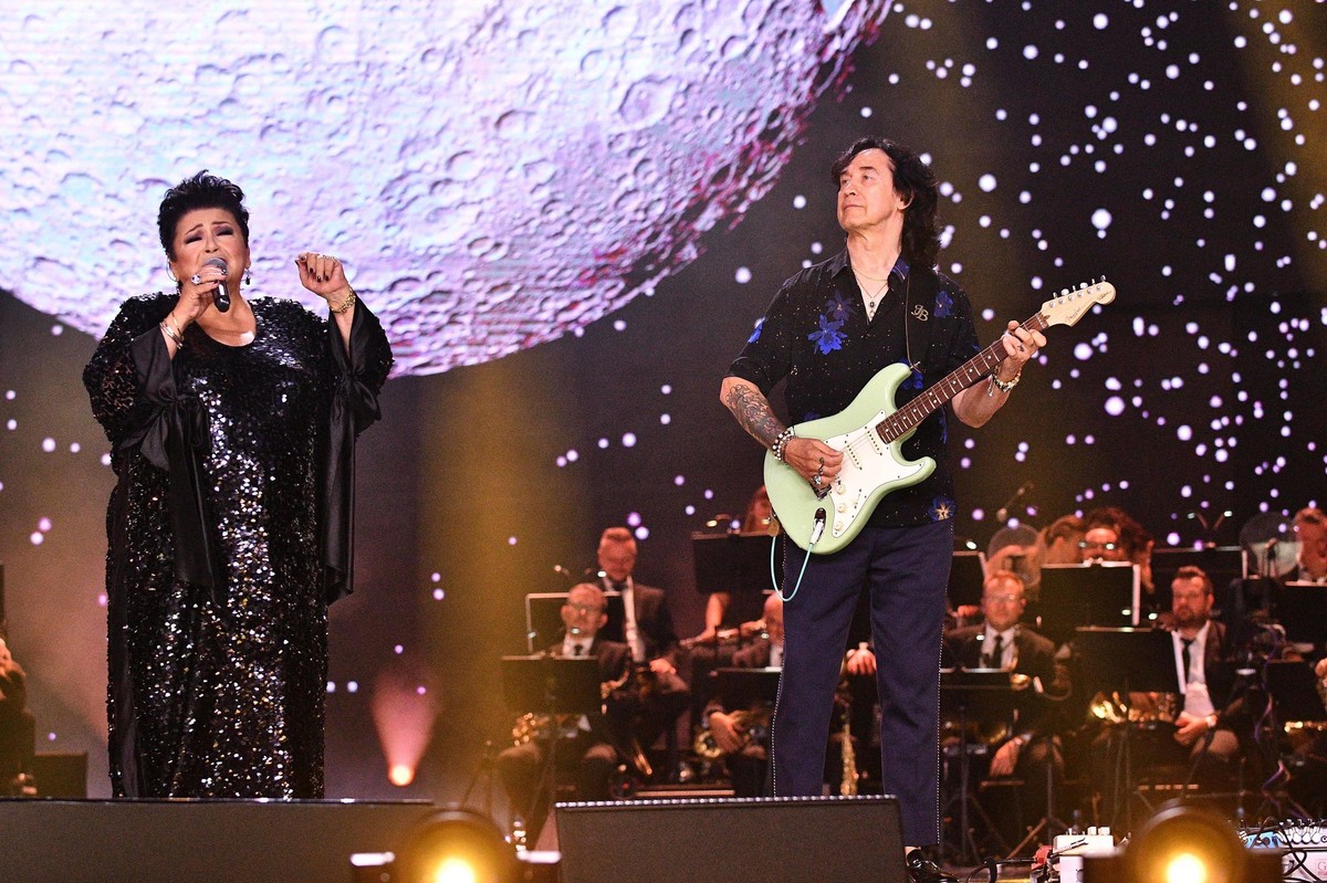 Ewa Bem podczas koncertu "Zawsze razem" w trzecim dniu Top of the Top Sopot Festival w Sopocie