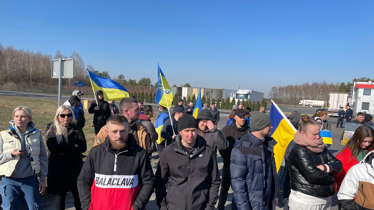 Ponad 100 osób blokuje białoruskie i rosyjskie TIR-y na terminalu w Koroszczynie