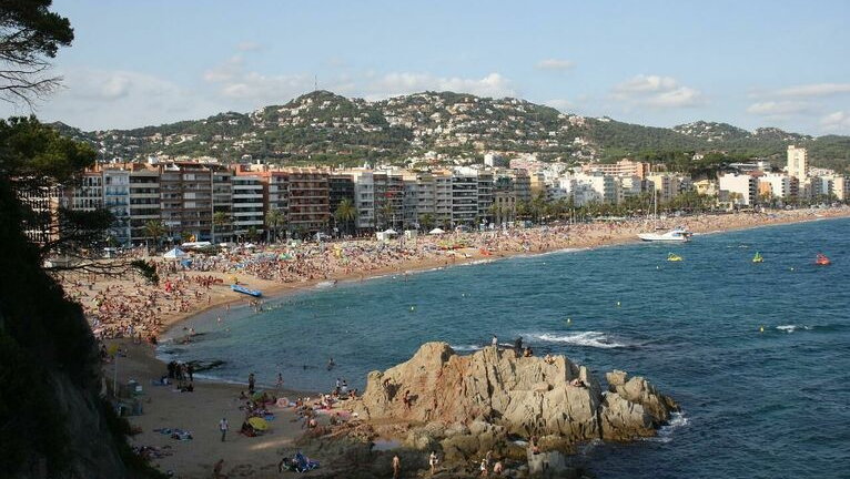 W Hiszpanii będzie gorąco nie tylko na plaży. Nowe restrykcje dotkną też turystów