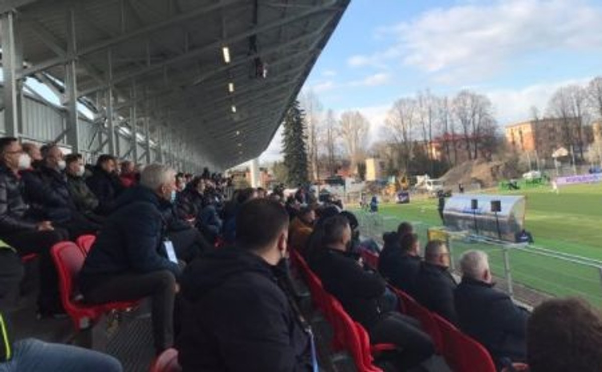 Tłum na stadionie w Częstochowie