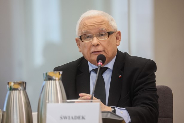 Warszawa, 07.06.2024. Wezwany w charakterze świadka, prezes PiS Jarosław Kaczyński na posiedzeniu sejmowej komisji śledczej ds. afery wizowej, 7 bm. w Sejmie w Warszawie. (aldg) PAP/Leszek Szymański