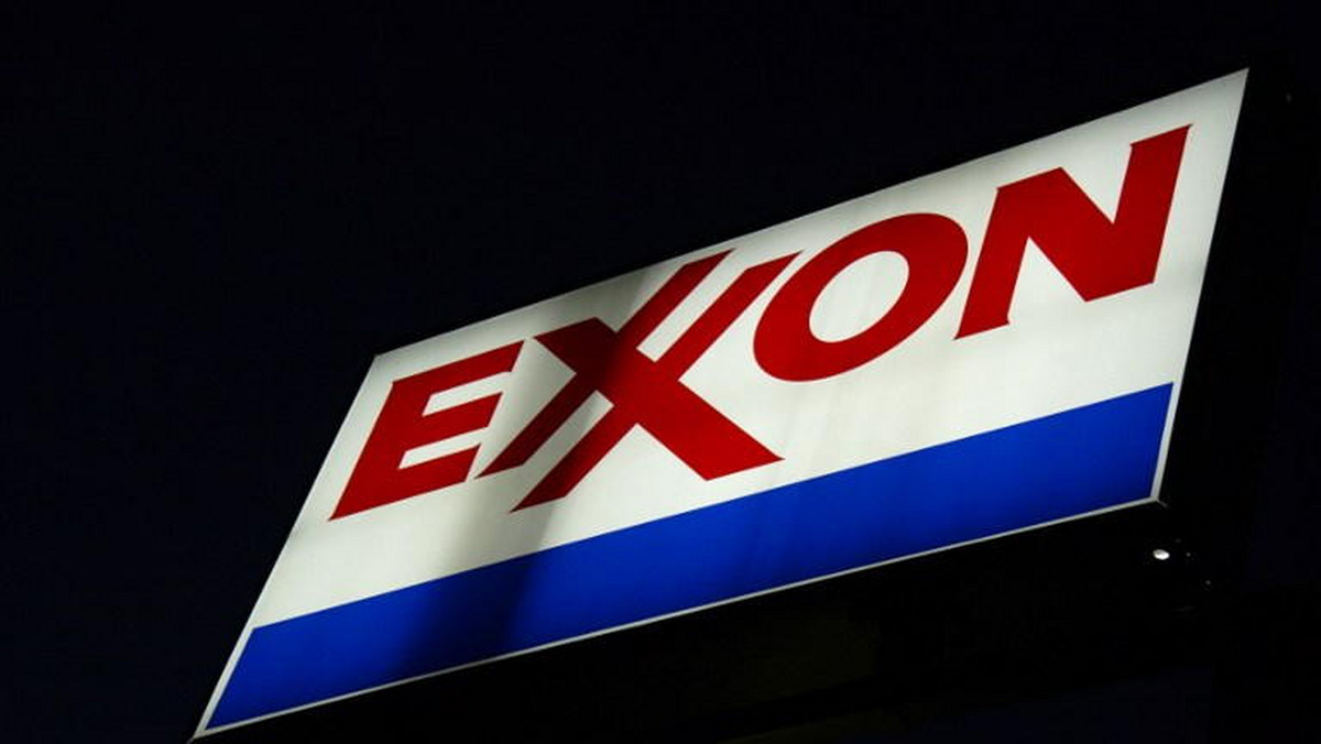 Exxon Mobil Corp. rozszerzył w piątek współpracę z rosyjskim państwowym koncernem naftowym, mimo, że Stany Zjednoczone i państwa europejskie zagroziły nałożeniem na Rosję kolejnych sankcji w reakcji na działania Władimira Putina na Ukrainie.