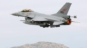 Они обещали отправить в Украину F-16. Истребители, застрявшие на европейской базе