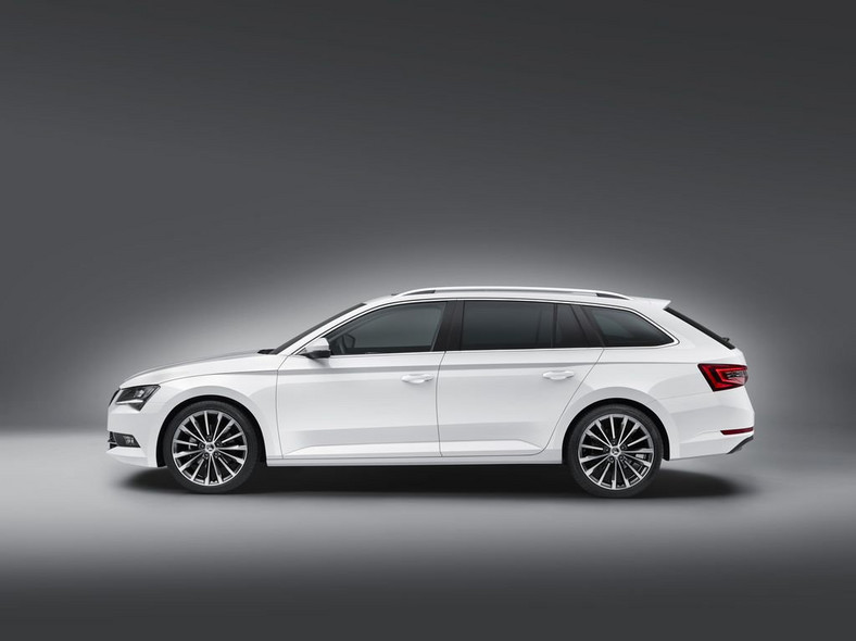 Nowa Skoda Superb Combi – pierwsze zdjęcia