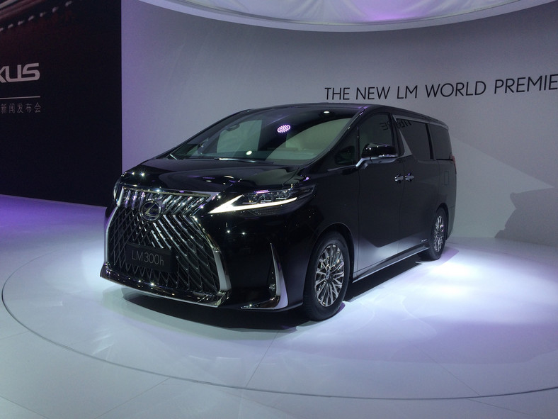 Lexus LM 300h 2020