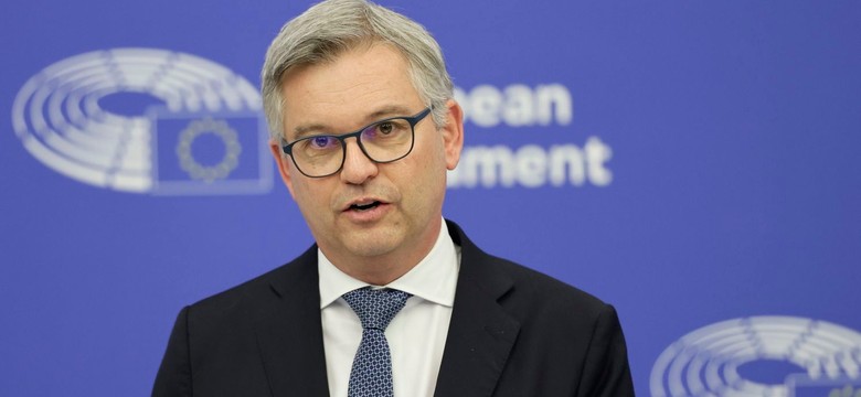 "Zaczynamy robić porządki". KE przedstawia nowy system deportacji nielegalnych migrantów