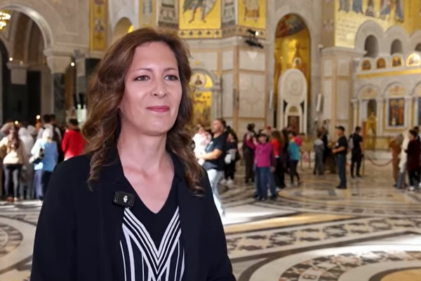 Veroučiteljka Milica doživela ČUDO u Hramu Svetog Save kad je CELIVAL POJAS PRESVETE BOGORODICE: "Pomislila sam da NISAM DOSTOJNA, a onda sam se POMOLILA"