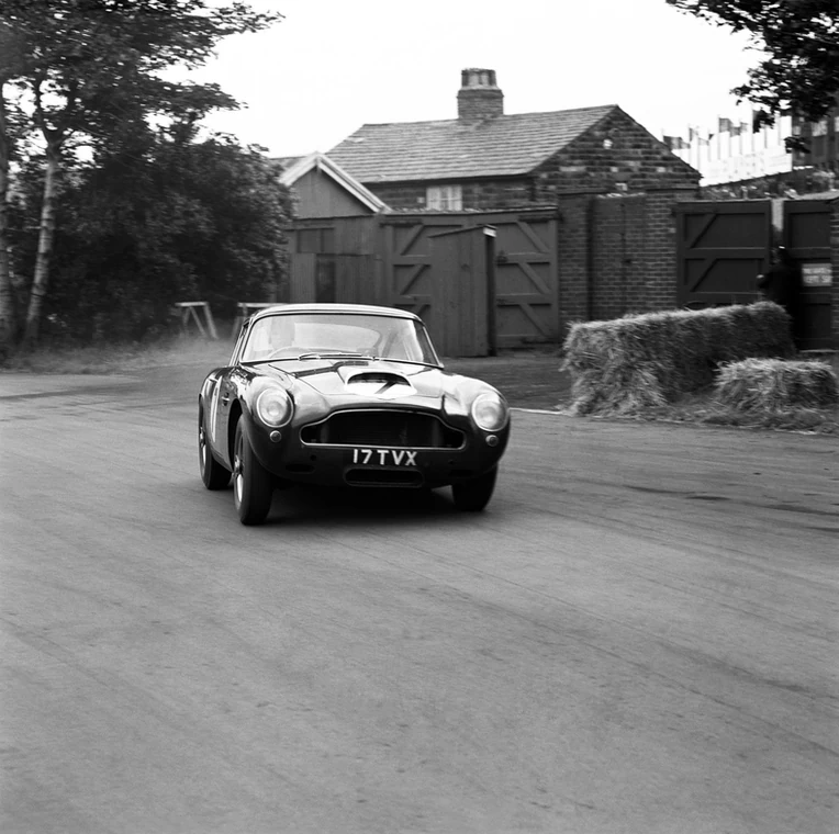 Aston Martin DB4 GT Lightweight