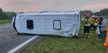 Straszny wypadek na A4. Bus z Ukraińcami wypadł z jezdni i roztrzaskał się na barierkach