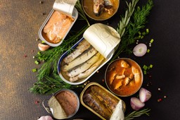 gdzie wyrzucać puszki po rybach? polacy wciąż robią to źle