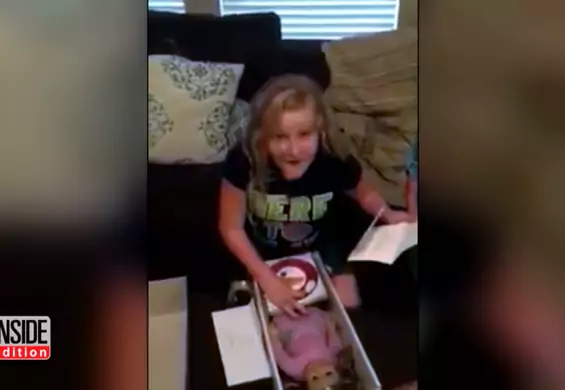 Dziewczynka z protezą nogi dostała nietypowy prezent. Jej reakcja wzruszyła miliony internautów