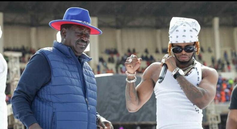 Bongo star Diamond performing along side Raila Odinga  at Kasarani stadium