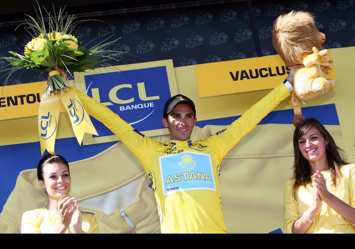 Alberto Contador. Hiszpański kolarz, na mocy decyzji Trybunału Arbitrażowego w Lozannie z 2012 roku, stracił 10 zwycięstw, w tym wygraną w klasyfikacji generalnej Tour de France 2010.