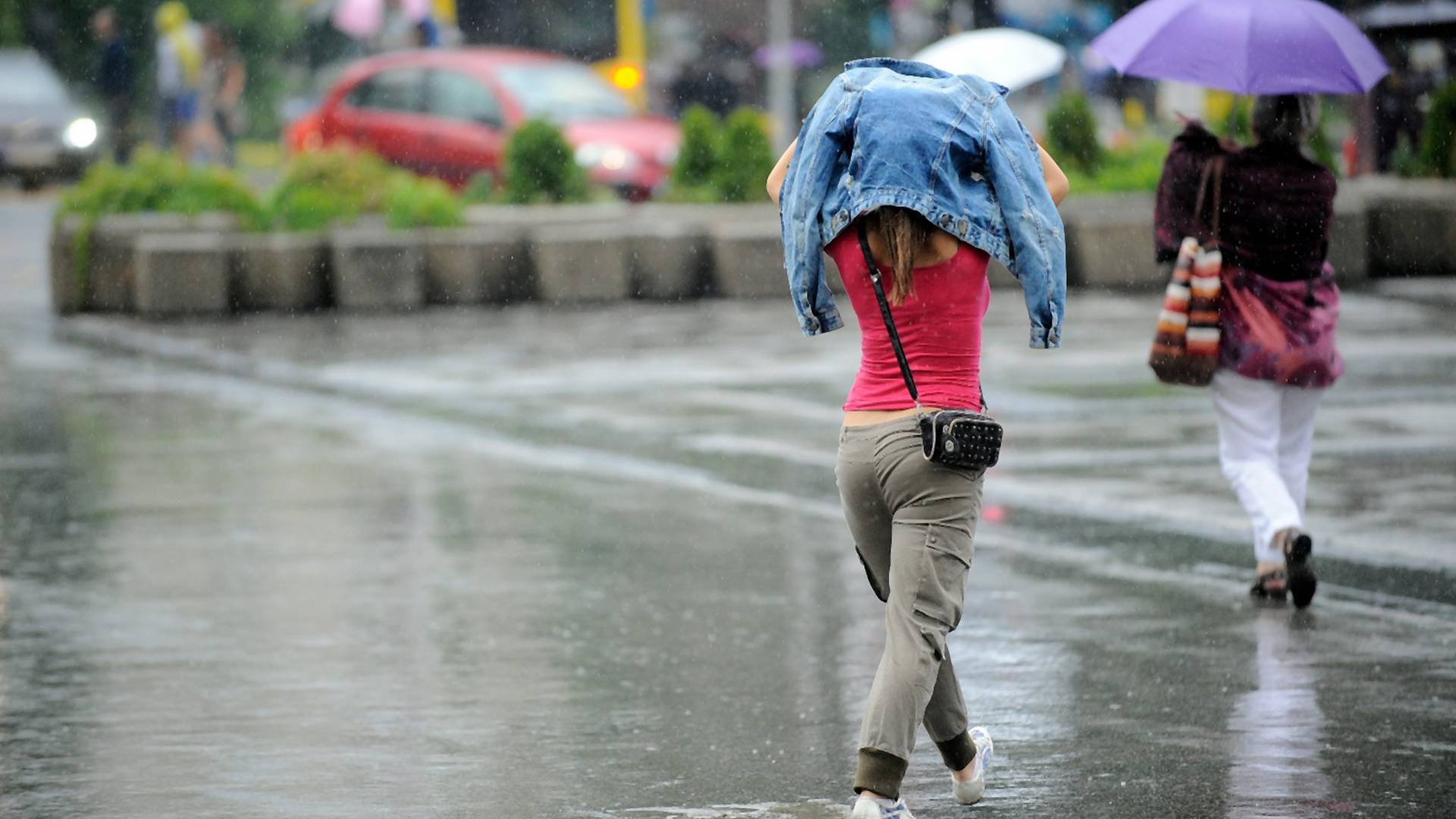 Vremenska prognoza za vikend: Od sutra crveni alarm, a naše nade padaju u vodu