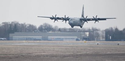 Ewakuacja Polaków z Izraela. Ministerstwo potwierdza, że dziś zostanie wysłany samolot. A takie wsparcie przywiozła im konsul