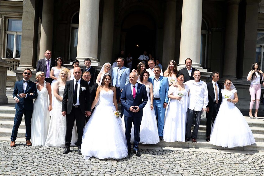 "Kolektivno venčanje" 2021 - Mladenci i gradonačelnik Beograda