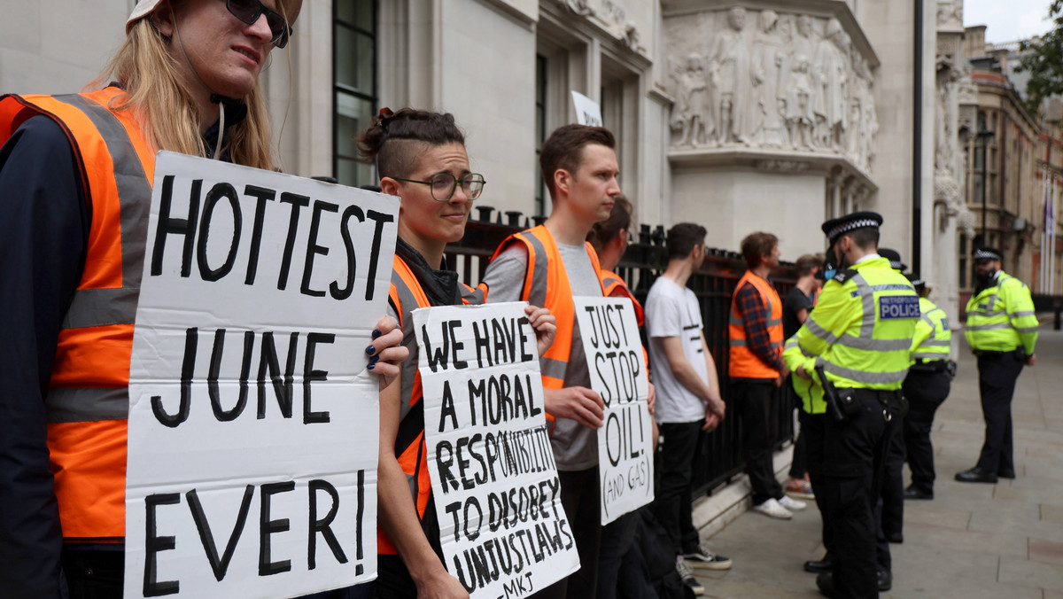 Brytyjscy aktywiści oblali farbą ważny zabytek. "Jedyną drogą destrukcyjny opór"